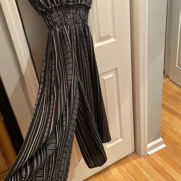 Women's black Jumpsuit size Small - Picture 2 of 6